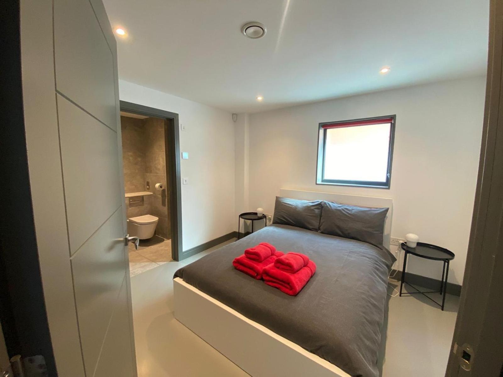 2 The View Apartments Ilfracombe - Seafront, Parking, Lift, Ev Exterior photo